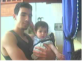 ici dans cette tof il y a mon grand frere et ma ptite cousine  jtm